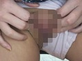 少女自画撮りパイパンマンコドアップオナニー　サンプル画像03